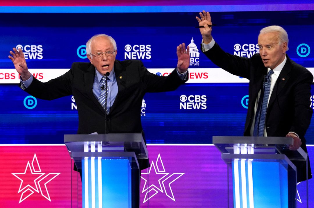 Bernie Sanders (izquierda) y Joe Biden (derecha) en el último debate electoral celebrado hasta la fecha Bernie Sanders (izquierda) y Joe Biden (derecha) en el último debate electoral celebrado hasta la fecha
