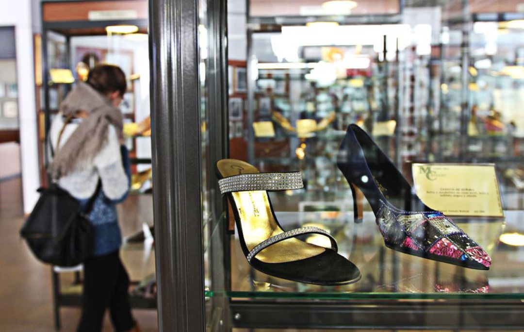 Zapatos expuestos en el Museo del Calzado de Elda Zapatos expuestos en el Museo del Calzado de Elda