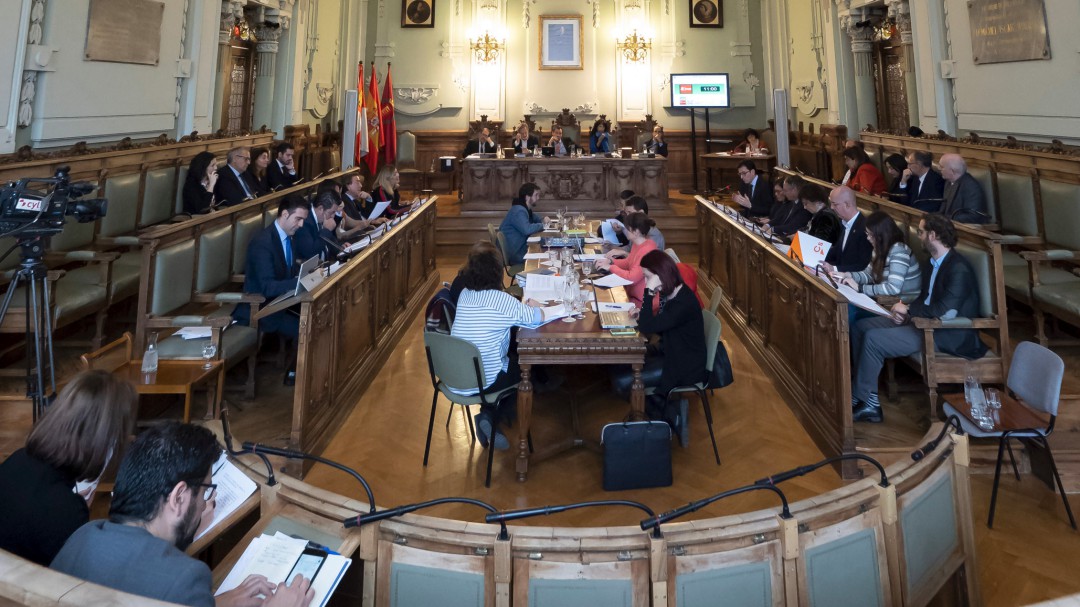 Unanimidad para reclamar el IVA al Gobierno de Sánchez