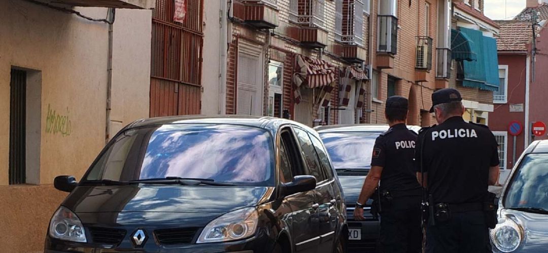 Agentes de la Policía Nacional Agentes de la Policía Nacional