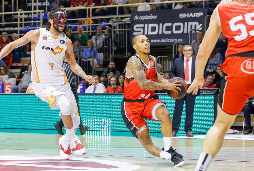 Momento en el que Randle se lesiona durante el partido ante Baskonia Momento en el que Randle se lesiona durante el partido ante Baskonia