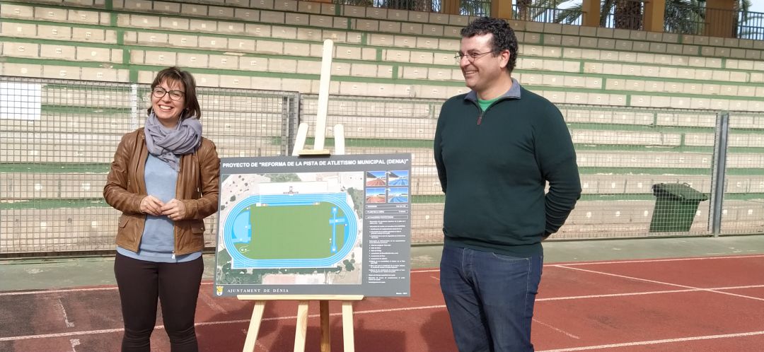 Presentación de las obras de renovación de la pista de atletismo de Dénia. Presentación de las obras de renovación de la pista de atletismo de Dénia.