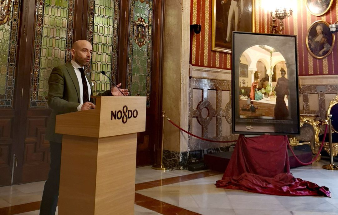 Fernando Vaquero, durante la presentación de su cartel en el salón Colón del Ayuntamiento Fernando Vaquero, durante la presentación de su cartel en el salón Colón del Ayuntamiento