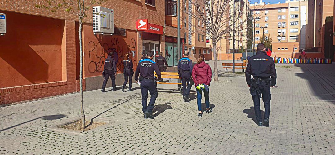 Agentes locales y nacionales han puesto en marcha una inspección especial en locales de apuestas Agentes locales y nacionales han puesto en marcha una inspección especial en locales de apuestas