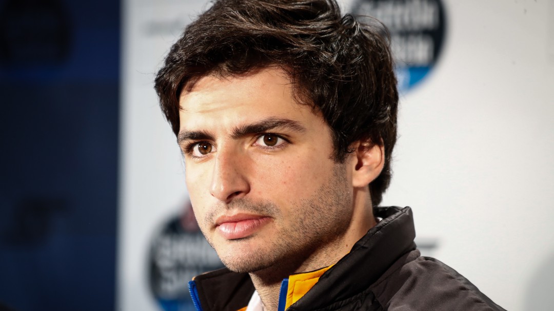Carlos Sainz, sobre un eventual interés de Ferrari: "No me creo nada"