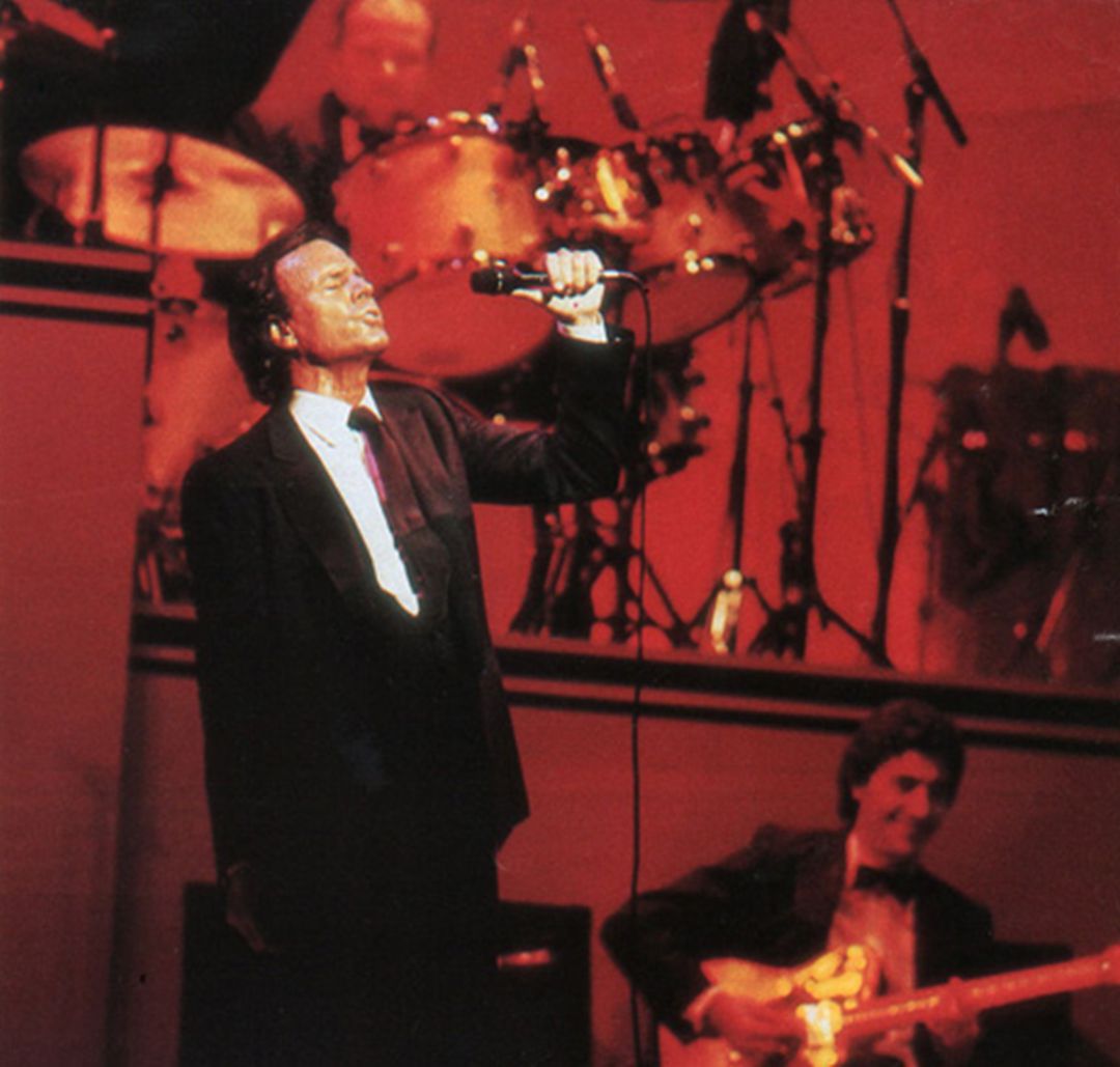 Julio Iglesias en concierto. Julio Iglesias en concierto.