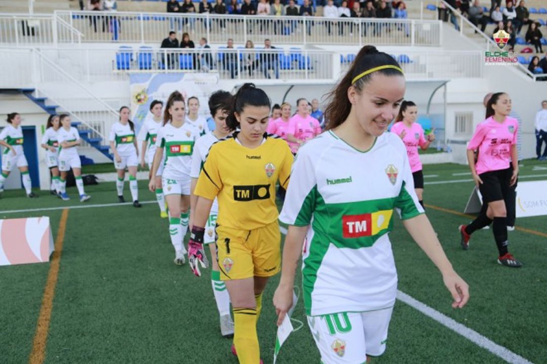 Las jugadoras del Elche CF Femenino en el Enrique Miralles de Crevillent Las jugadoras del Elche CF Femenino en el Enrique Miralles de Crevillent
