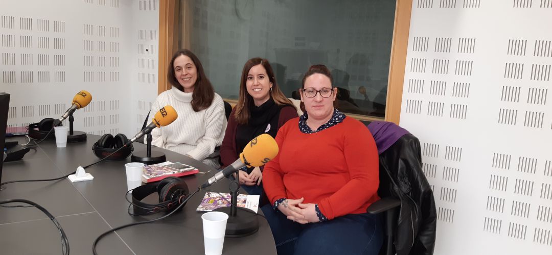 En Hoy por Hoy Madrid Sur hablamos con la trabajadora social de Unión Romaní, Cristina Sanza; la concejala de Feminismo de Parla, Leticia Sánchez; y Carla Escudero, presidenta de Mujeres y Hombres por la Igualdad Madrid Sur En Hoy por Hoy Madrid Sur hablamos con la trabajadora social de Unión Romaní, Cristina Sanza; la concejala de Feminismo de Parla, Leticia Sánchez; y Carla Escudero, presidenta de Mujeres y Hombres por la Igualdad Madrid Sur