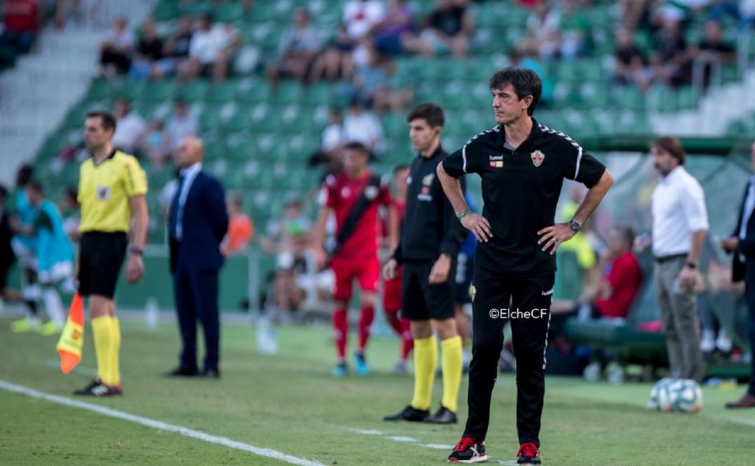 Pacheta durante el Elche-Rayo de la ida que acabó con empate a uno Pacheta durante el Elche-Rayo de la ida que acabó con empate a uno