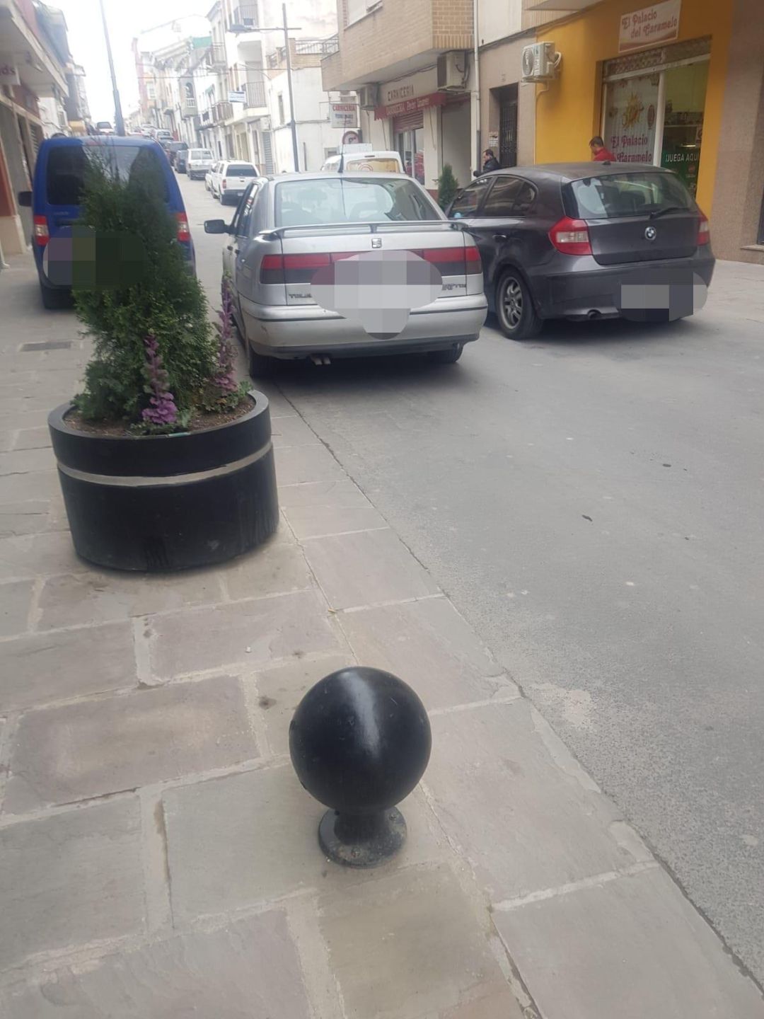 Lugar en el que se inició la persecución, una calle comercial del casco urbano de la ciudad de Villacarrillo Lugar en el que se inició la persecución, una calle comercial del casco urbano de la ciudad de Villacarrillo