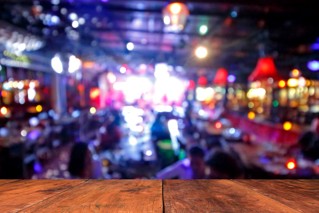 El acusado intentó quemar el bar donde estaba su ex novia. El acusado intentó quemar el bar donde estaba su ex novia.