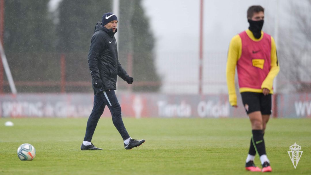 Djukic durante un entrenamiento. Djukic durante un entrenamiento.