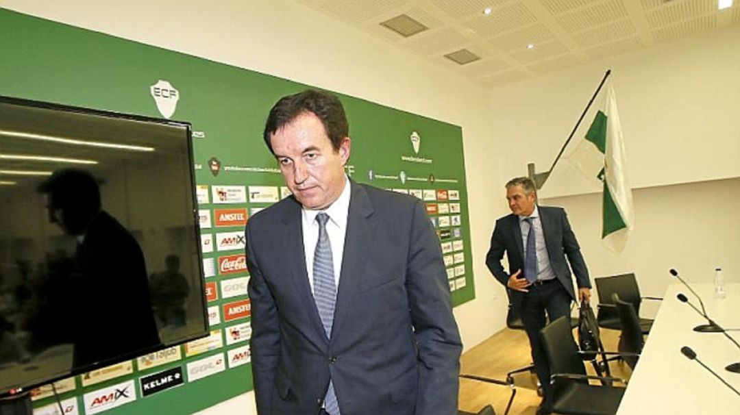 Juan Anguix en la Sala de Prensa del Elche en su etapa como presidente Juan Anguix en la Sala de Prensa del Elche en su etapa como presidente