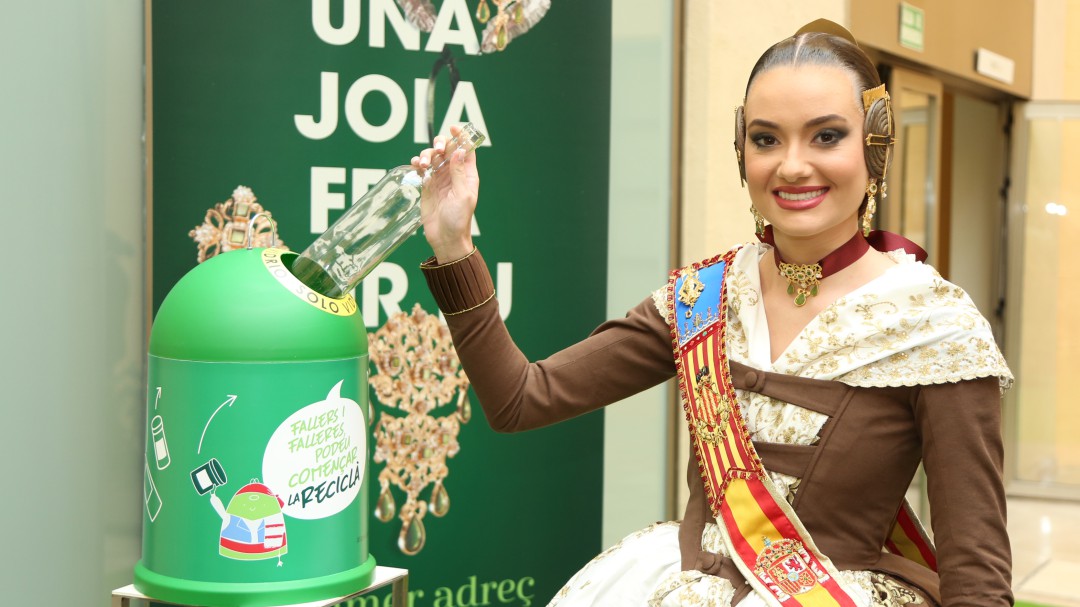 Objetivo Fallas 2020: Superar las 143 toneladas de vidrio reciclado por las comisiones