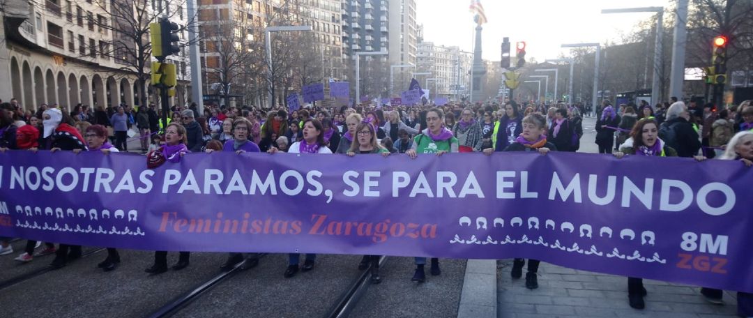 Multitudinaria manifestación del 8M en Zaragoza. Multitudinaria manifestación del 8M en Zaragoza.