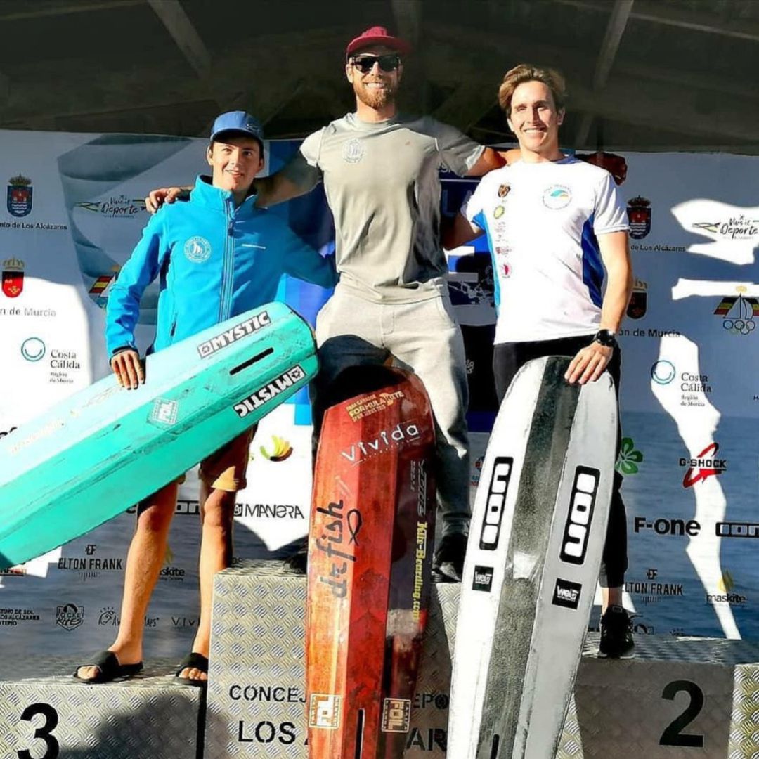 Kiko Peiró, bronce en el Campeonato de España de Fórmula Kite. Kiko Peiró, bronce en el Campeonato de España de Fórmula Kite.