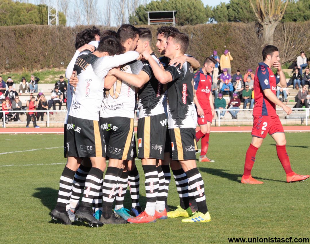 Los blanquinegros hacen piña con ante Osasuna B. Los blanquinegros hacen piña con ante Osasuna B.
