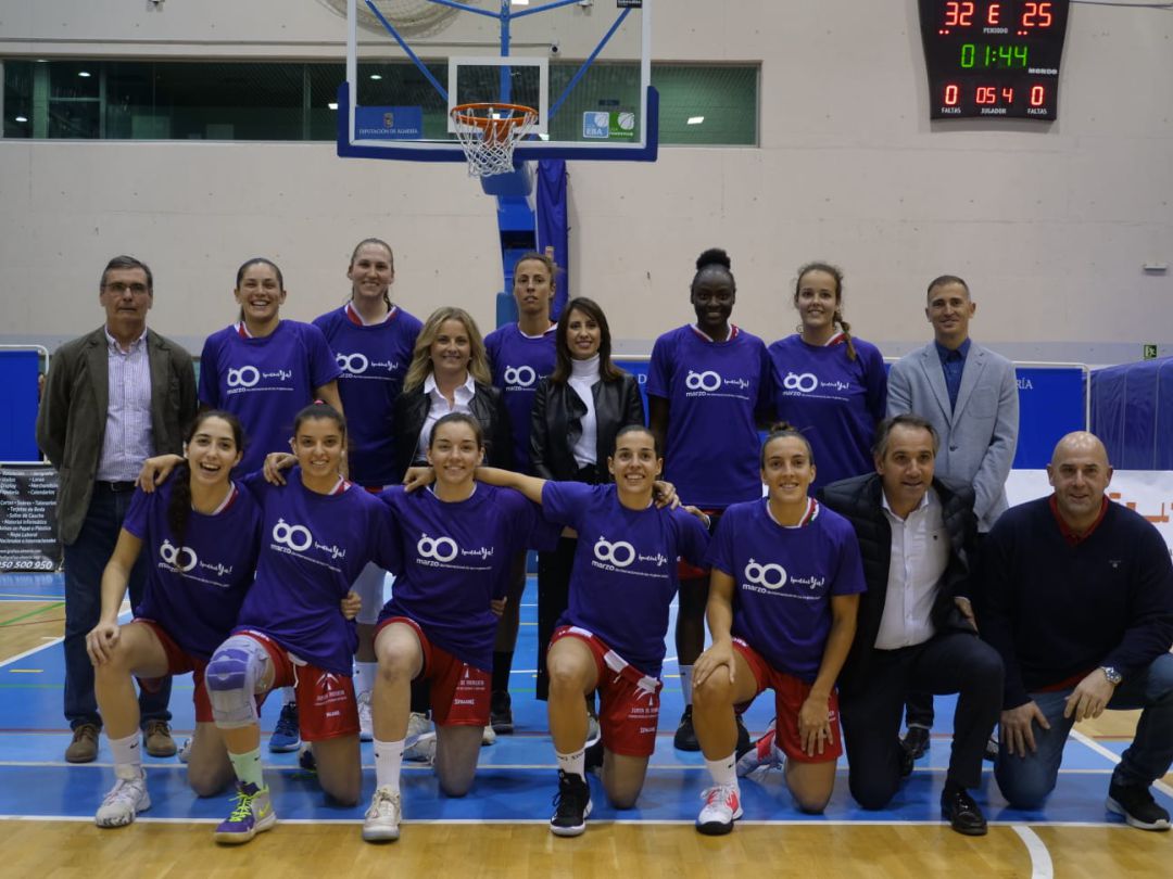 Las jugadoras del ISE arropadas por las instituciones. Las jugadoras del ISE arropadas por las instituciones.