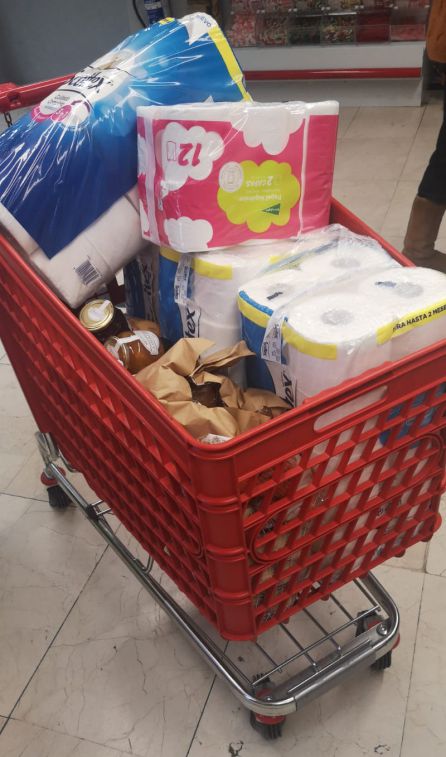 Carros cargados en los supermercados. Carros cargados en los supermercados.