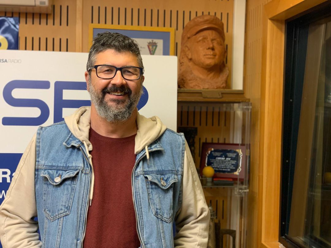 José Antonio Vera Luque en los estudios de Radio Cádiz José Antonio Vera Luque en los estudios de Radio Cádiz