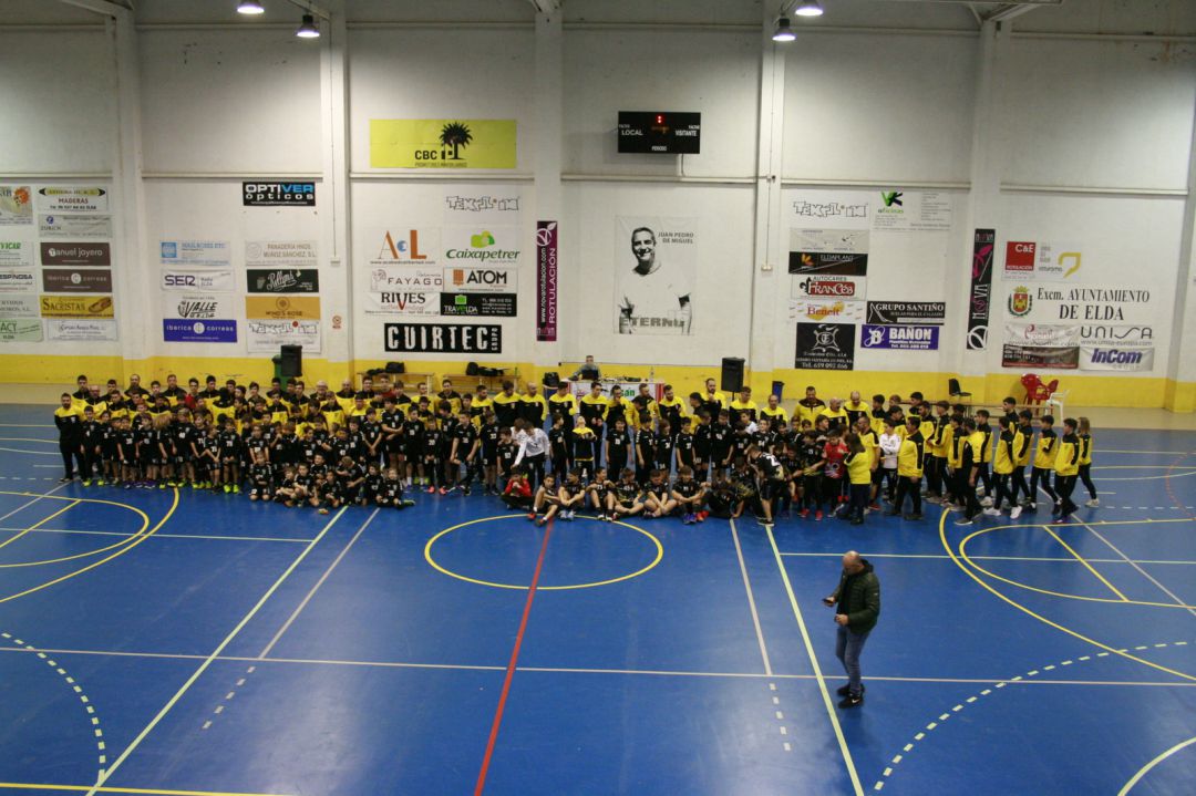 La sección de balonmano del Centro Excursionista Eldense ha tomado medidas para salvaguardar la salud de sus componentes La sección de balonmano del Centro Excursionista Eldense ha tomado medidas para salvaguardar la salud de sus componentes