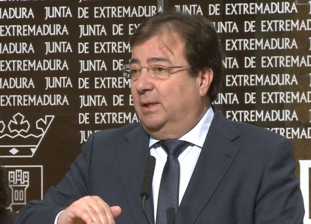 Guillermo Fernández Vara se refiere al coronavirus en una rueda de prensa Guillermo Fernández Vara se refiere al coronavirus en una rueda de prensa