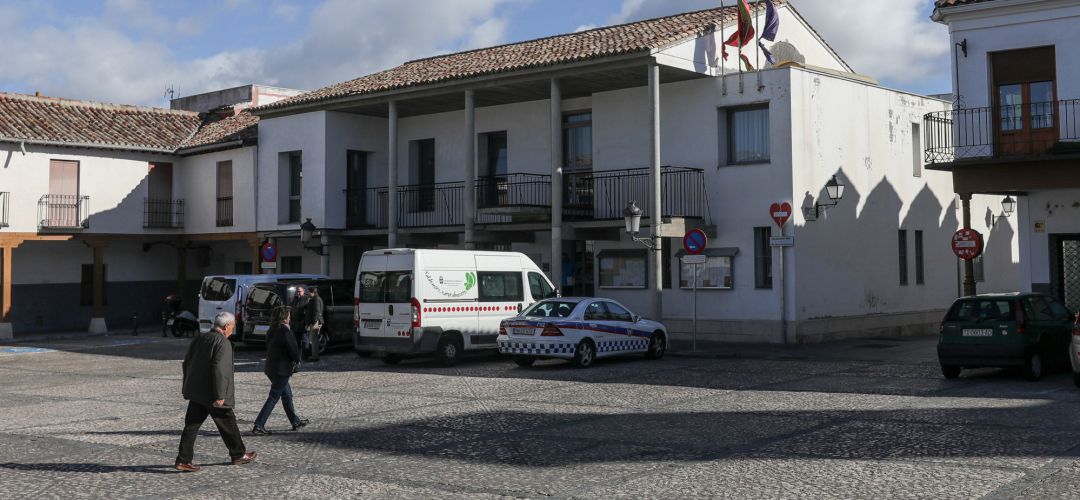 Los trámites con vecinos se realizarán únicamente con cita previa o de manera on line Los trámites con vecinos se realizarán únicamente con cita previa o de manera on line