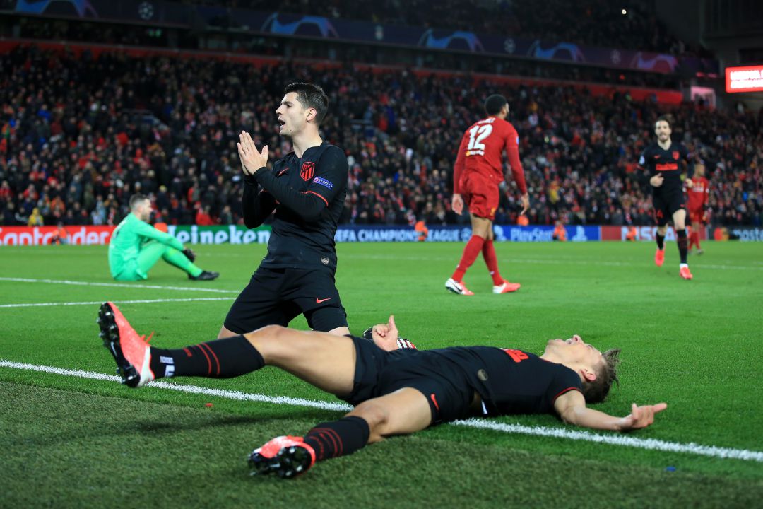 Álvaro Morata y Marcos Llorente celebran el tercer gol del delantero al Liverpool. Álvaro Morata y Marcos Llorente celebran el tercer gol del delantero al Liverpool.