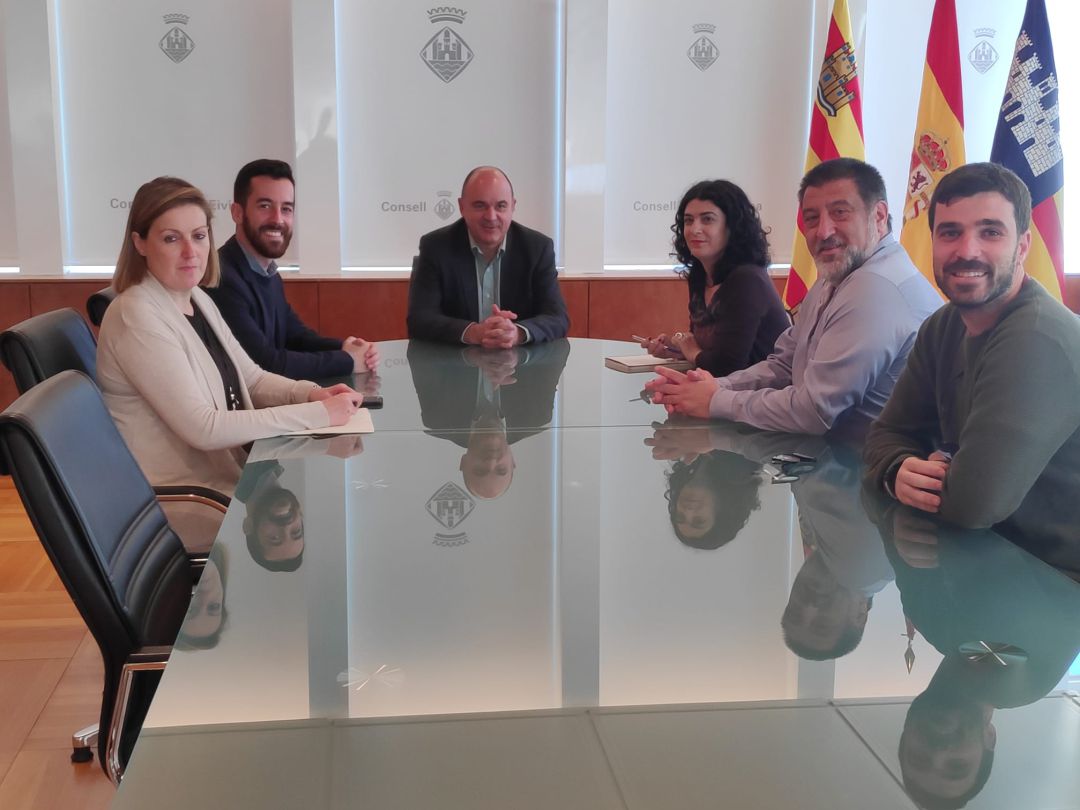 Un momento durante la reunión Un momento durante la reunión