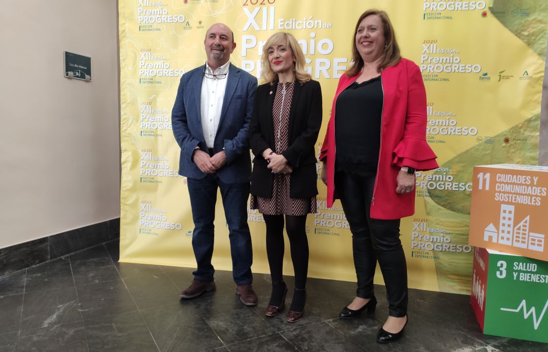 La Secretaria General de UGT Andalucía Carmen Castilla (en el centro de la foto) ha asistido a la XII Edición de los Premios Progreso La Secretaria General de UGT Andalucía Carmen Castilla (en el centro de la foto) ha asistido a la XII Edición de los Premios Progreso