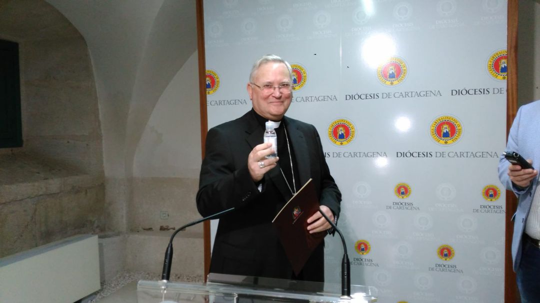 Monseñor Lorca Planes durante la rueda de prensa en el Palacio Episcopal Monseñor Lorca Planes durante la rueda de prensa en el Palacio Episcopal