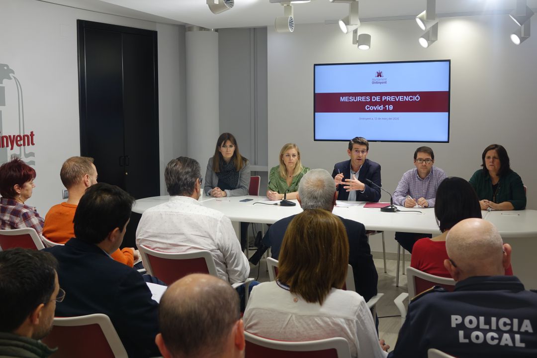Reunió per decidir les mesures que adoptava la localitat Reunió per decidir les mesures que adoptava la localitat