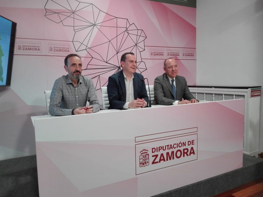 Jose Luis Prieto, Francisco José Requejo y José María Barrios durante la rueda de prensa sobre la crisis del Coronavirus Jose Luis Prieto, Francisco José Requejo y José María Barrios durante la rueda de prensa sobre la crisis del Coronavirus
