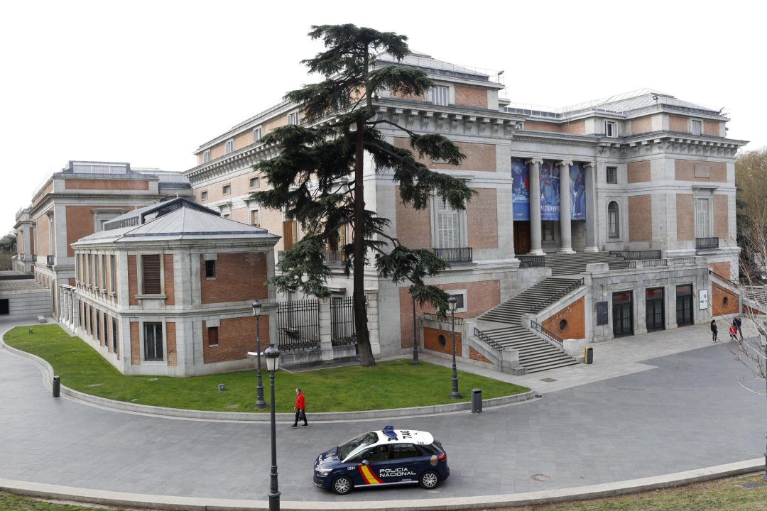 Vista general del exterior del Museo del Prado, cerrado al igual que el museo Reina Sofía, para evitar la expansión del coronavirus Vista general del exterior del Museo del Prado, cerrado al igual que el museo Reina Sofía, para evitar la expansión del coronavirus