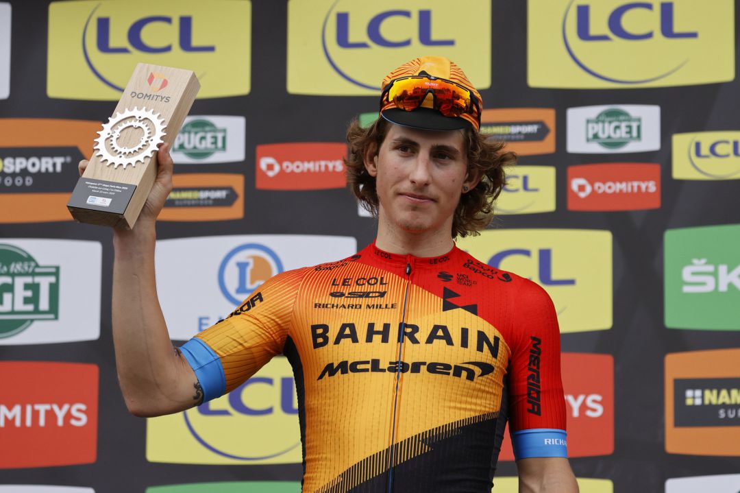 El gijonés Iván García Cortina tras ganar la etapa.
El gijonés Iván García Cortina tras ganar la etapa.