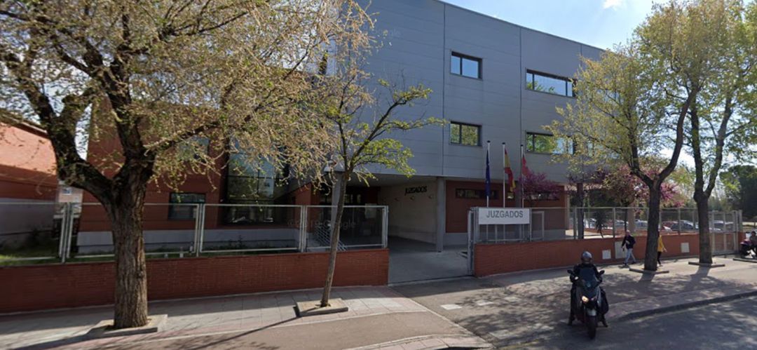 Exteriores de los juzgados de Parla Exteriores de los juzgados de Parla