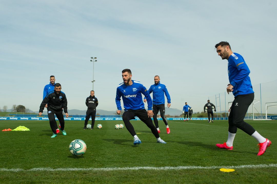 La primera plantilla ha entrenado con normalidad en Ibaia y Mendizorroza. La primera plantilla ha entrenado con normalidad en Ibaia y Mendizorroza.