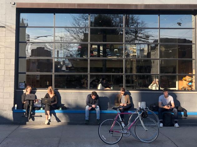 Williamsburg, es el barrio newyorkino donde más jóvenes profesionales pueden permitirse trabajar a distancia Williamsburg, es el barrio newyorkino donde más jóvenes profesionales pueden permitirse trabajar a distancia