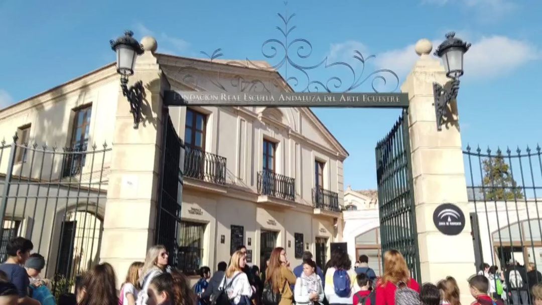 Acceso a la Real Escuela Andaluza del Arte Ecuestre en Jerez Acceso a la Real Escuela Andaluza del Arte Ecuestre en Jerez