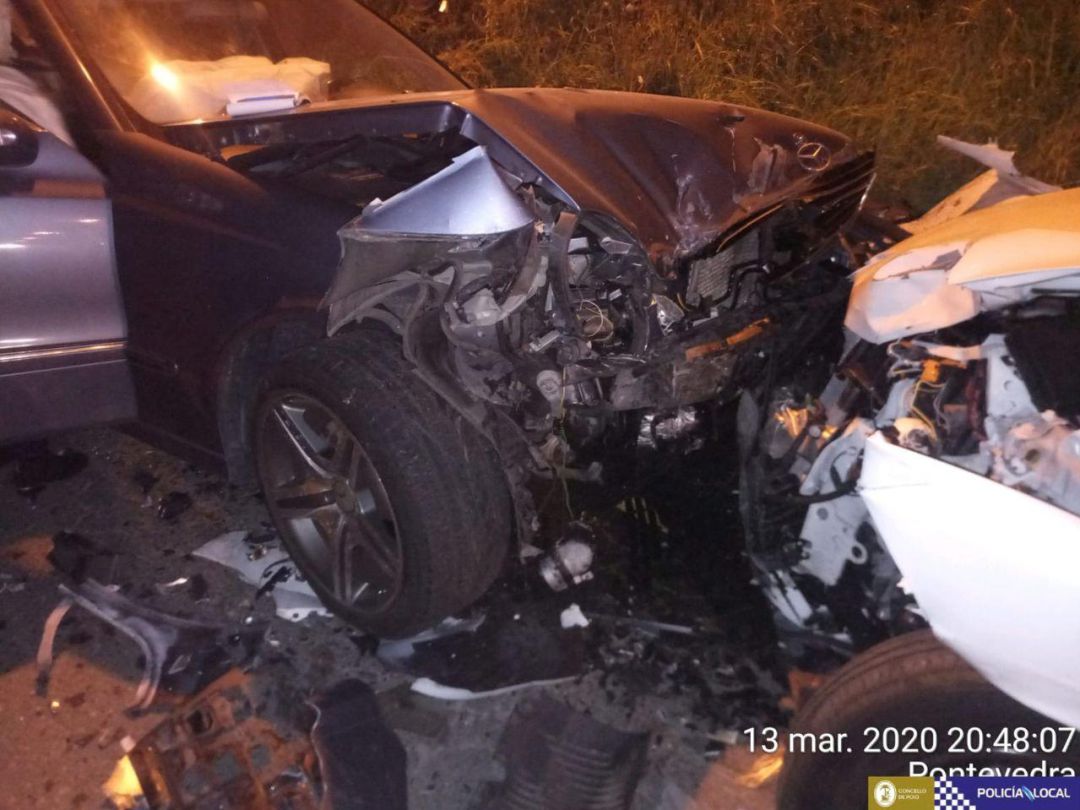 Estado no que quedou un dos vehículos implicados no accidente Estado no que quedou un dos vehículos implicados no accidente
