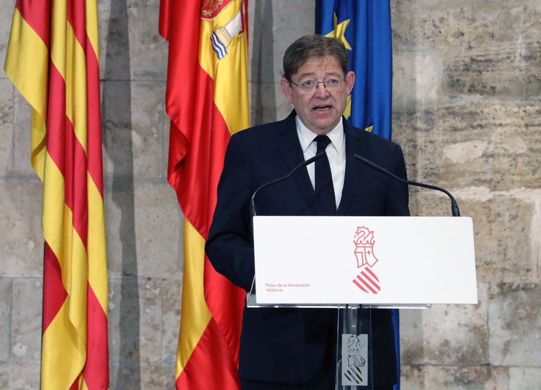 Fotografía cedida por la Generalitat del president de la Generalitat Valenciana, Ximo Puig, que ha trasladado al presidente del Gobierno, Pedro Sánchez, el apoyo del Gobierno valenciano al decreto del estado de alarma y considera que "no tiene sentido" adoptar medidas autonómicas porque la pandemia del coronavirus "no entiende de fronteras". Fotografía cedida por la Generalitat del president de la Generalitat Valenciana, Ximo Puig, que ha trasladado al presidente del Gobierno, Pedro Sánchez, el apoyo del Gobierno valenciano al decreto del estado de alarma y considera que "no tiene sentido" adoptar medidas autonómicas porque la pandemia del coronavirus "no entiende de fronteras".