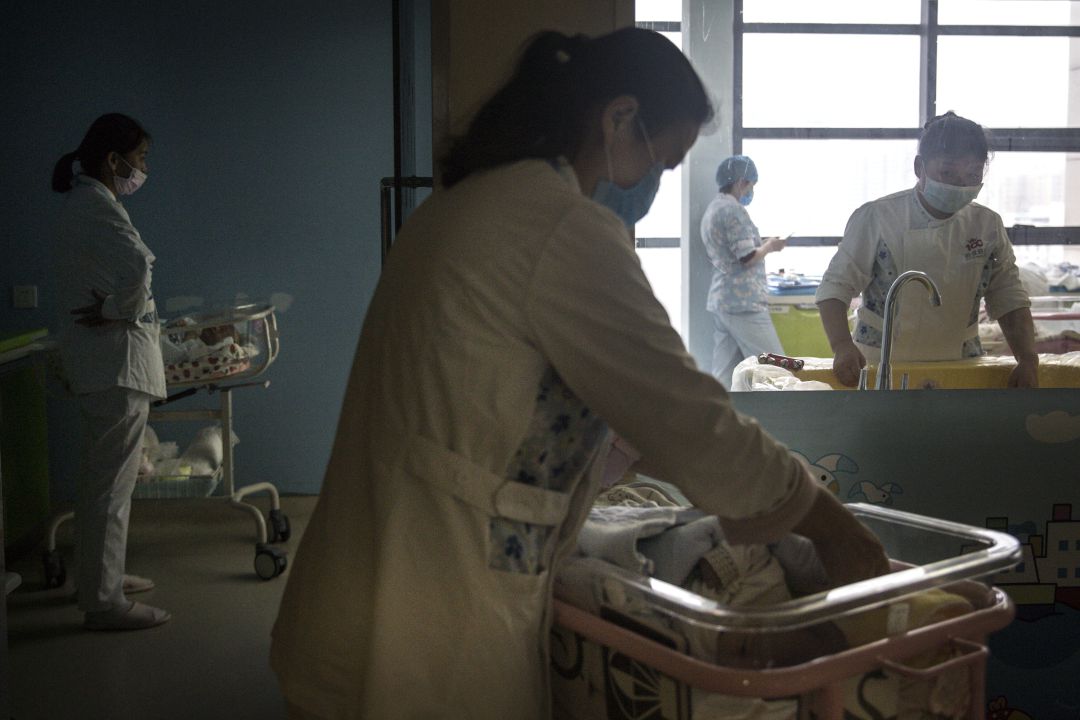 Maternidad, en un hospital de Wuhan Maternidad, en un hospital de Wuhan