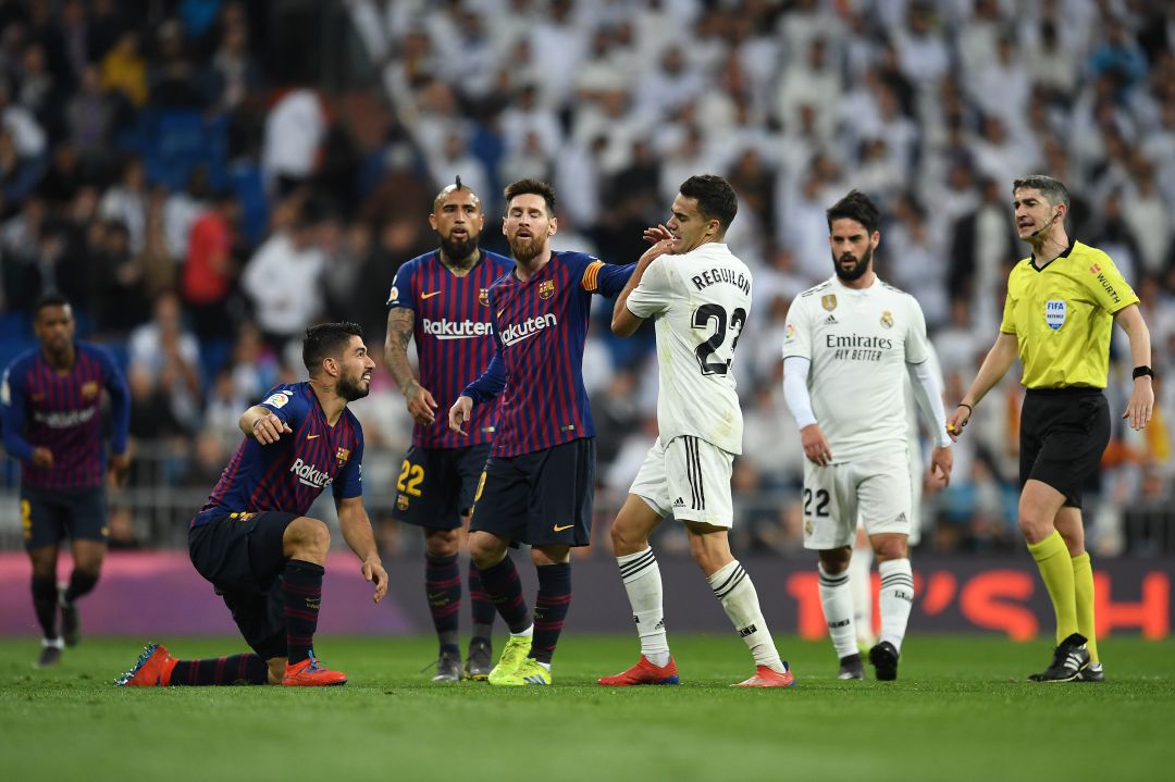 El pique entre Messi y Reguilón, el 2 de marzo del pasado año, en el Clásico de LaLiga El pique entre Messi y Reguilón, el 2 de marzo del pasado año, en el Clásico de LaLiga