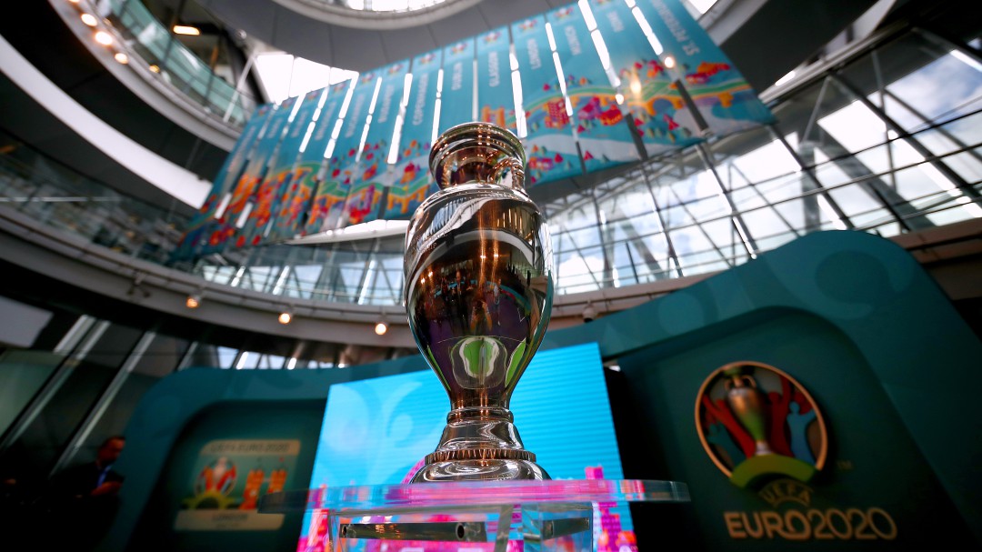 La FIFA no quiere guerras con la UEFA y le cede el verano de 2021 para que pueda disputarse la Eurocopa