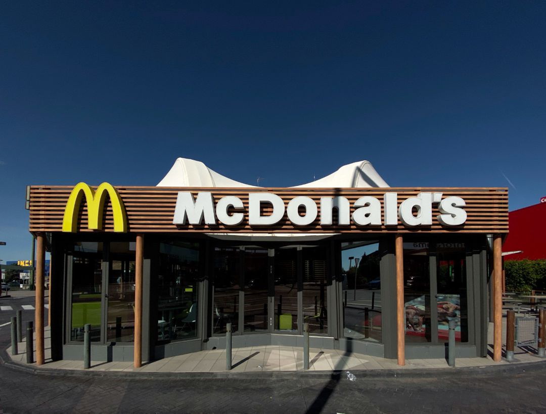 Imagen de archivo de un restaurante de McDonalds en Madrid. Imagen de archivo de un restaurante de McDonalds en Madrid.