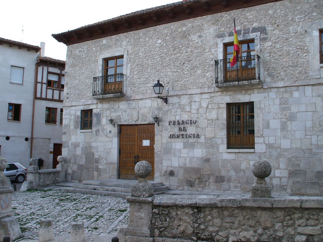 Juzgado de Cuéllar con las puertas cerradas Juzgado de Cuéllar con las puertas cerradas