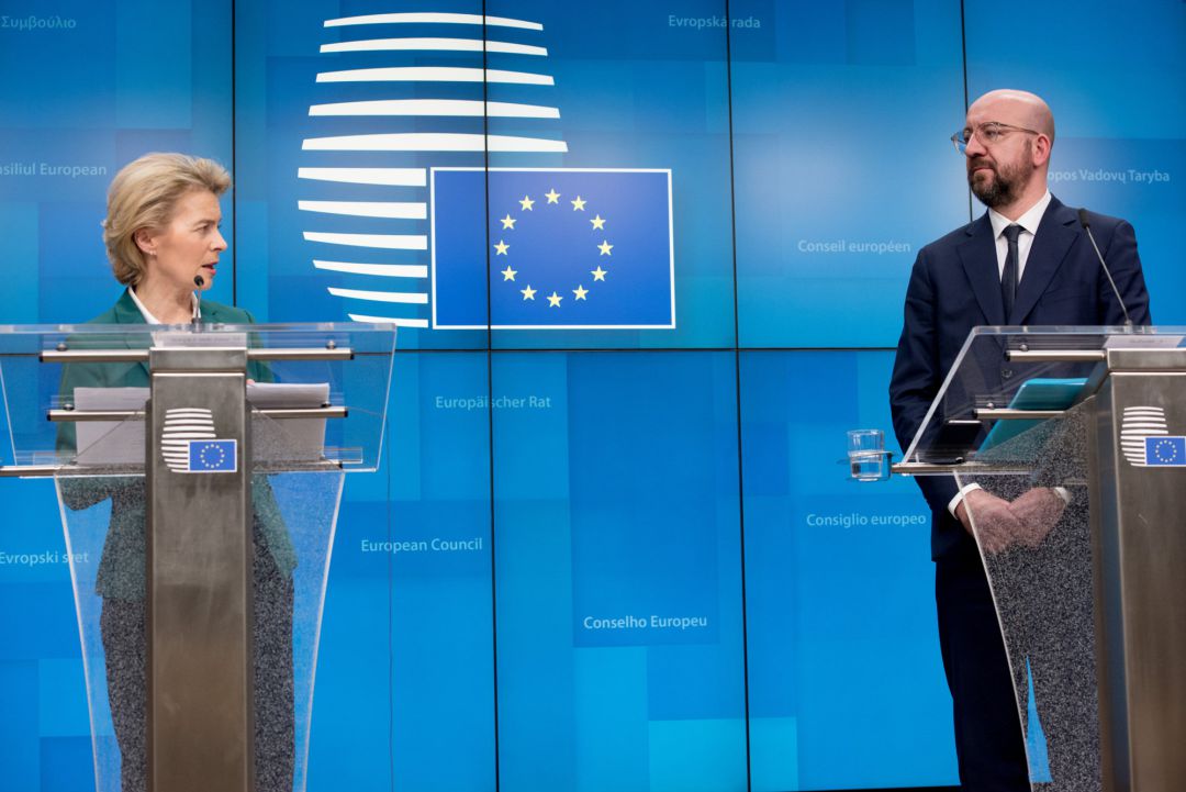 La UE cierra sus fronteras y prohíbe la entrada a ciudadanos de terceros países. La UE cierra sus fronteras y prohíbe la entrada a ciudadanos de terceros países.