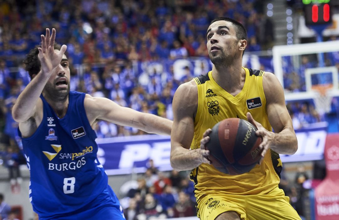 Vitor Benite y Alex López en un partido celebrado en el Coliseum esta temporada Vitor Benite y Alex López en un partido celebrado en el Coliseum esta temporada