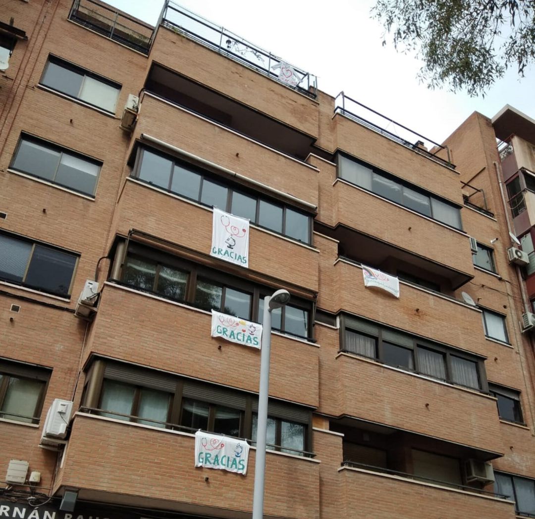 El edificio va cogiendo color a solidaridad El edificio va cogiendo color a solidaridad