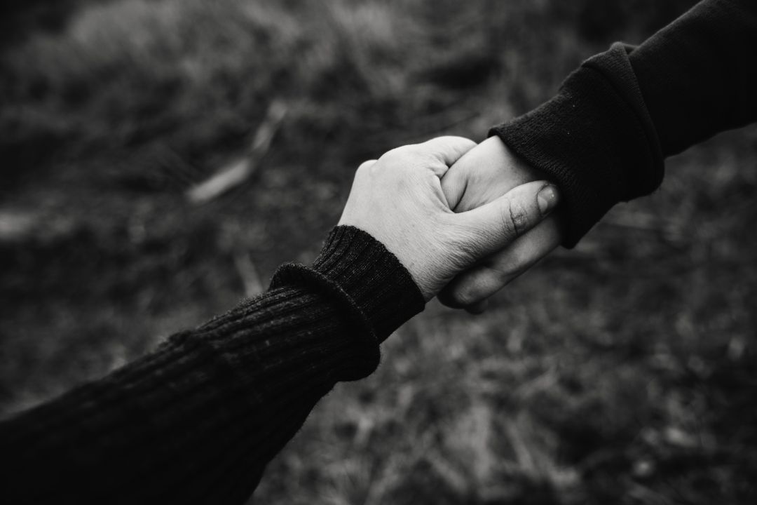 Prohibido darse la mano en los velatorios y funerales Prohibido darse la mano en los velatorios y funerales